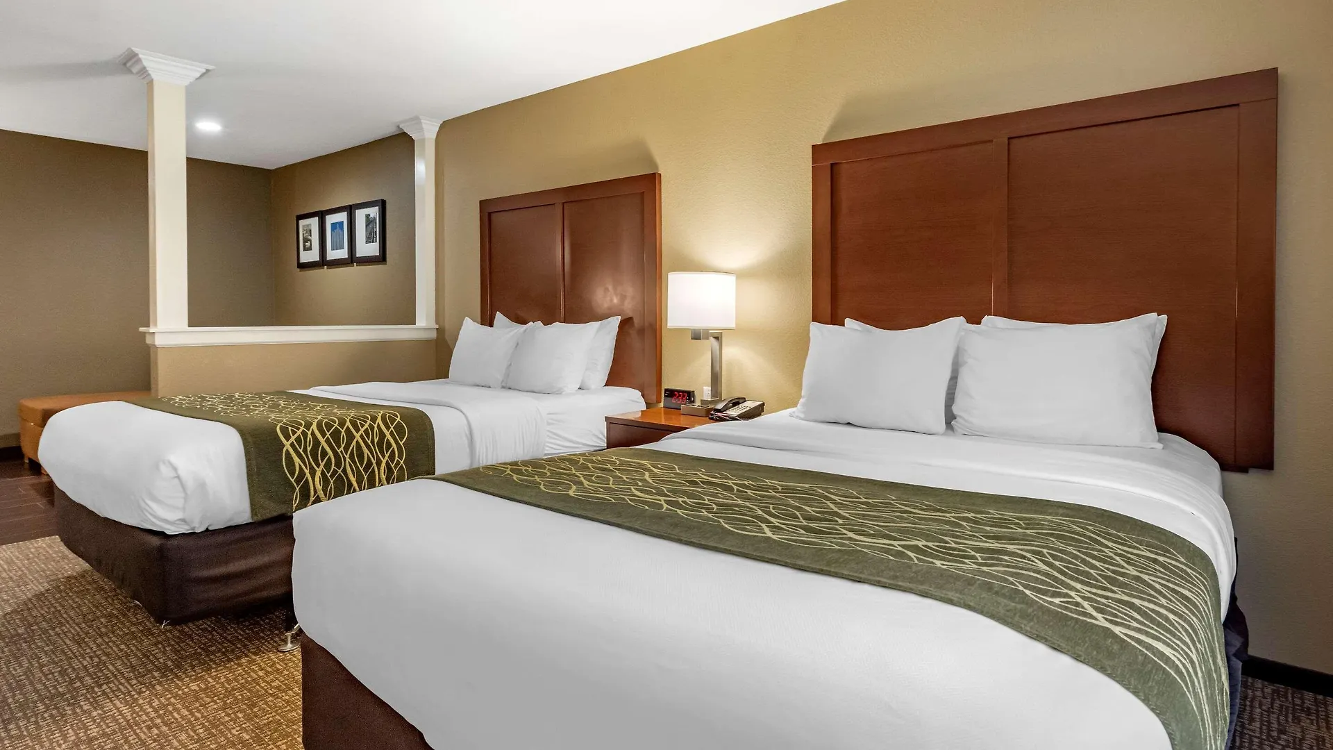 Comfort Inn & Suites Pittsburgh South