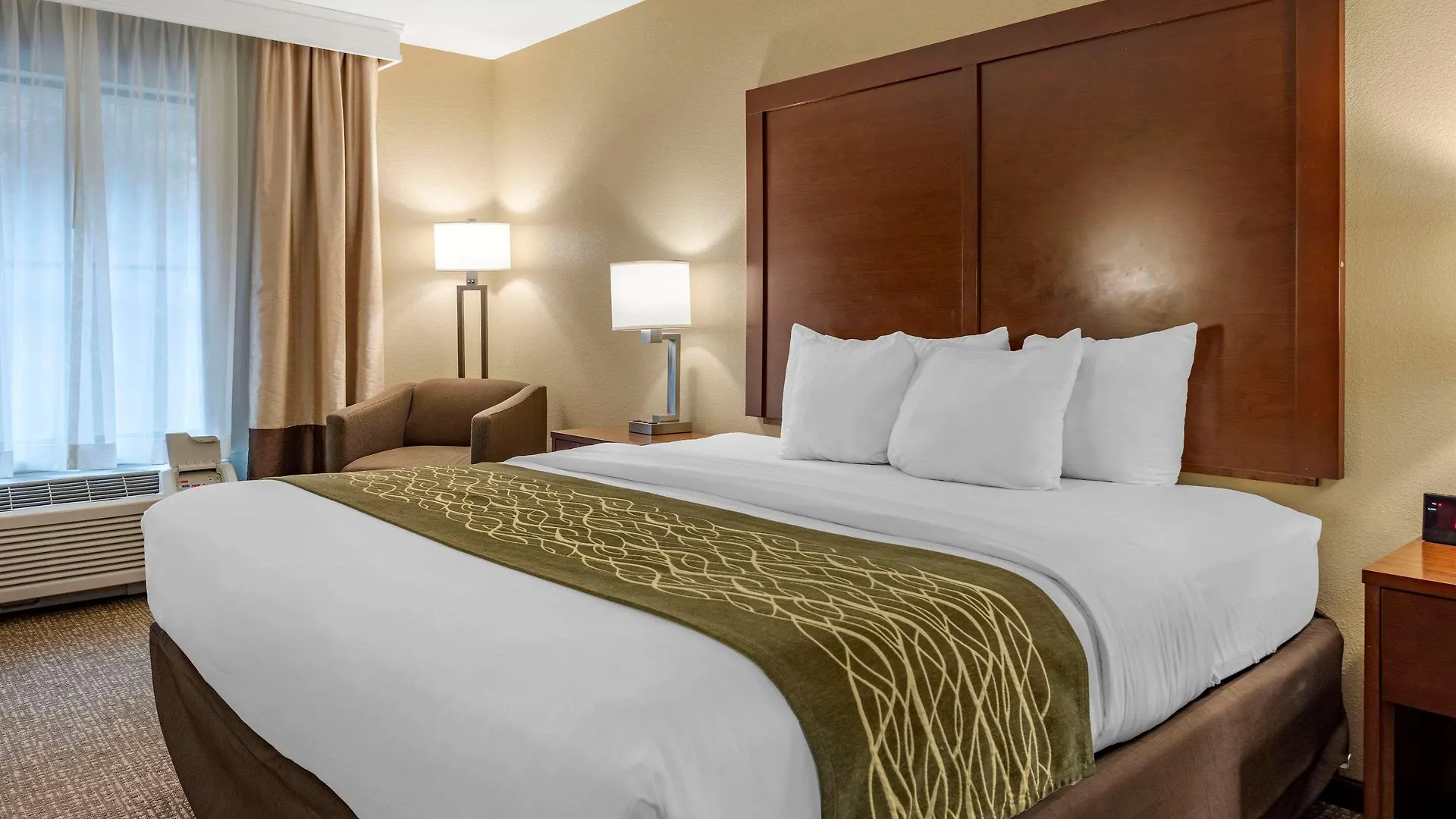 Comfort Inn & Suites Pittsburgh South Hotel