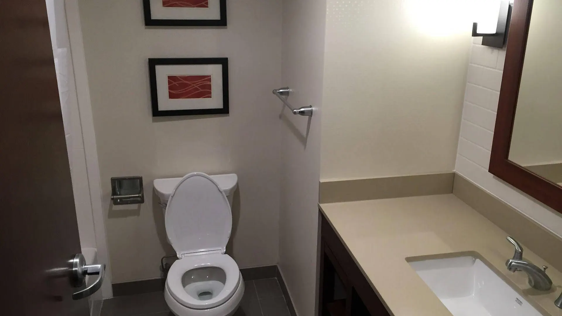 Comfort Inn & Suites Pittsburgh South Hotel