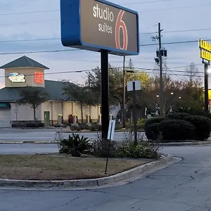 ** Hotel 6 Hinesville, Ga United States