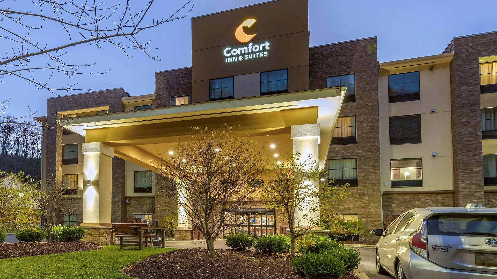 Comfort Inn & Suites Pittsburgh Hotel